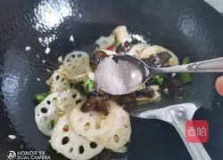 木耳炒莲藕的做法图解11