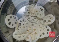木耳炒莲藕的做法图解3